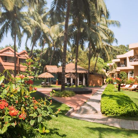 Whispering Palms Beach Resort Candolim Eksteriør bilde