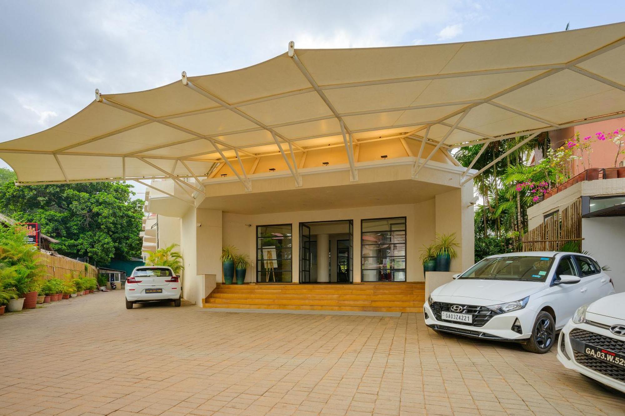 Whispering Palms Beach Resort Candolim Eksteriør bilde