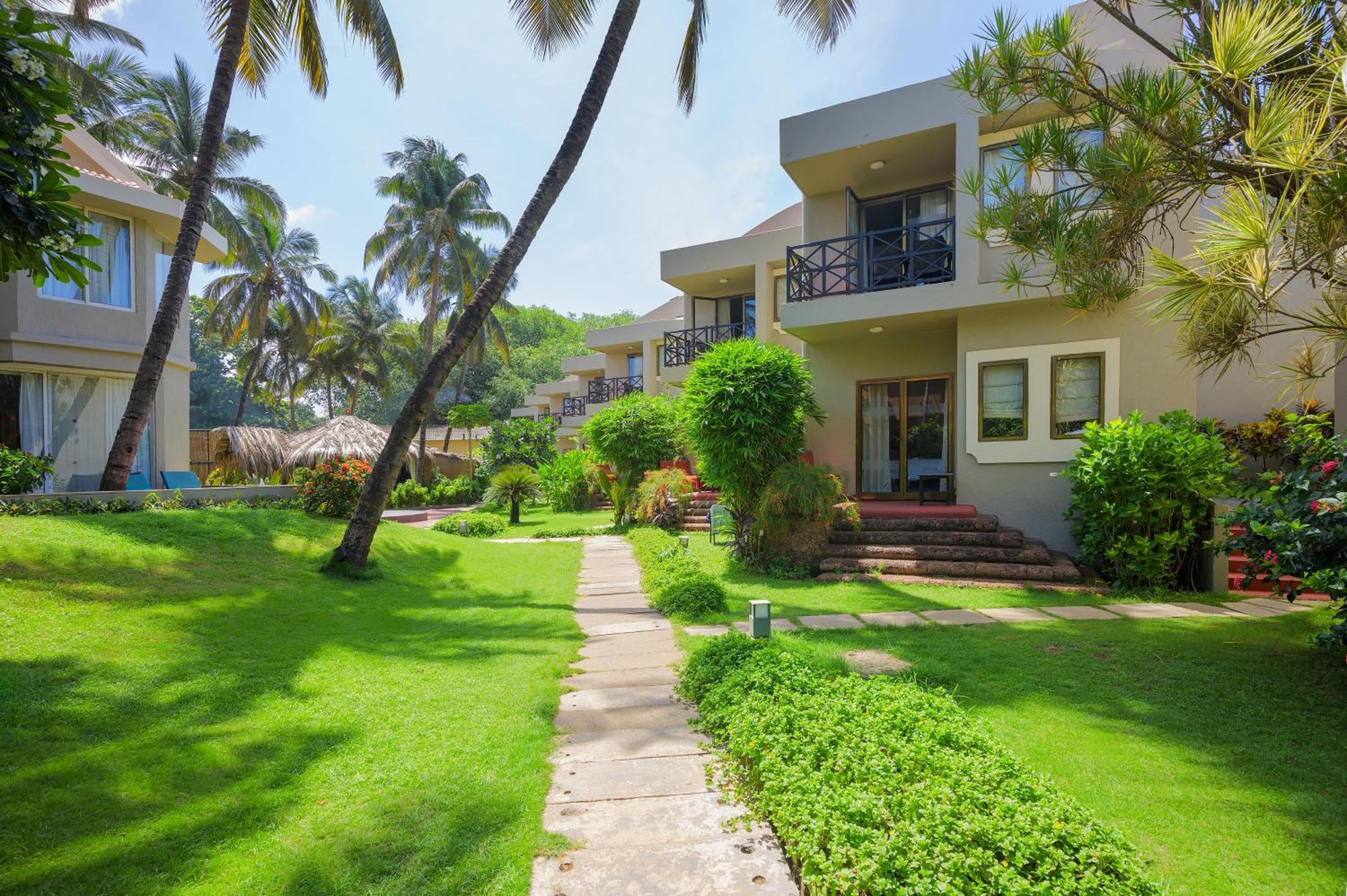 Whispering Palms Beach Resort Candolim Eksteriør bilde