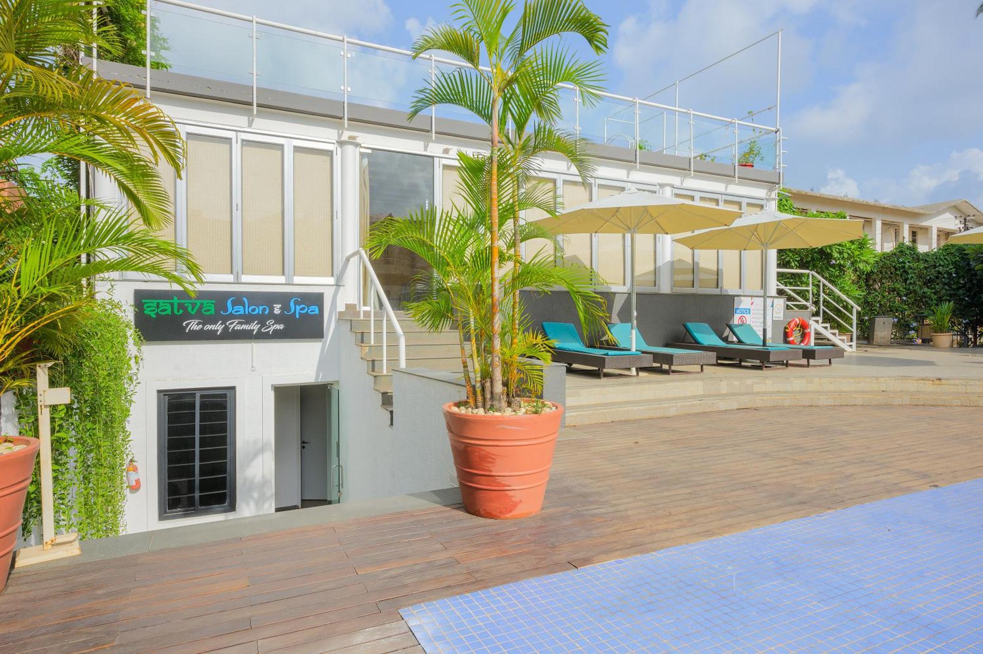 Whispering Palms Beach Resort Candolim Eksteriør bilde