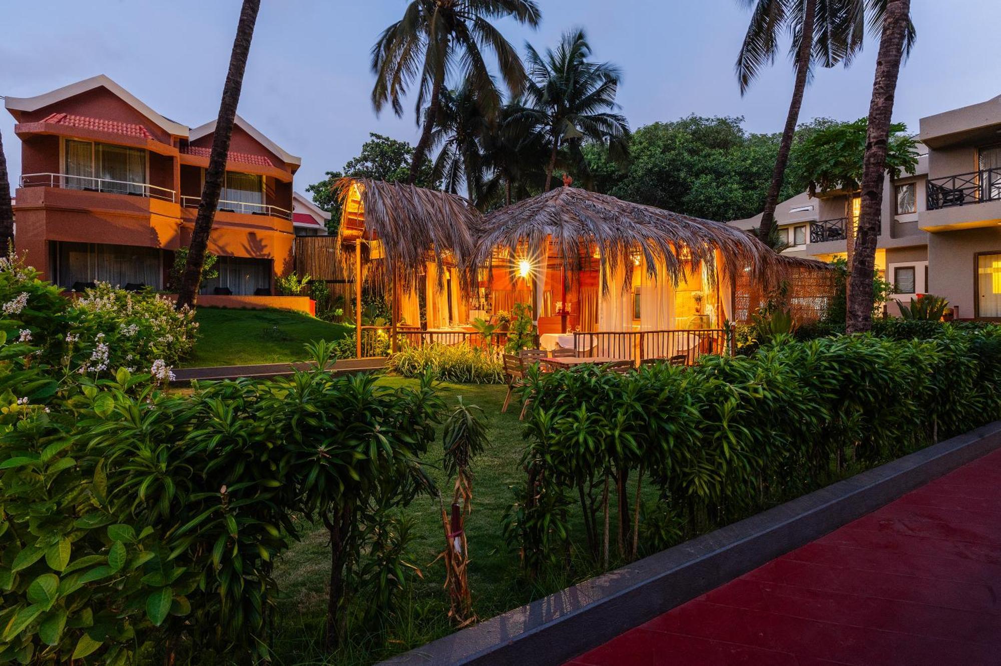 Whispering Palms Beach Resort Candolim Eksteriør bilde