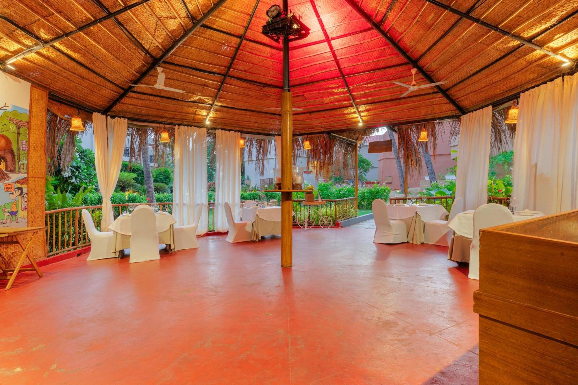 Whispering Palms Beach Resort Candolim Eksteriør bilde