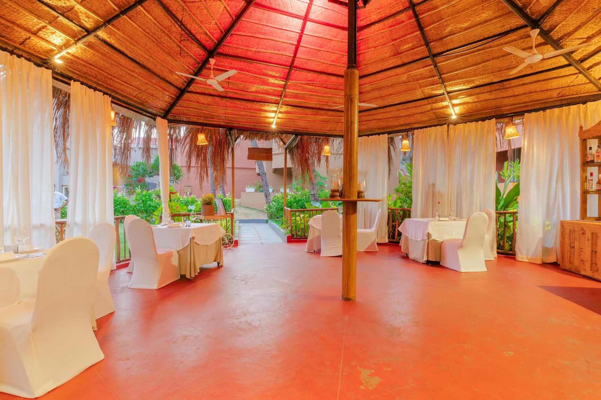 Whispering Palms Beach Resort Candolim Eksteriør bilde