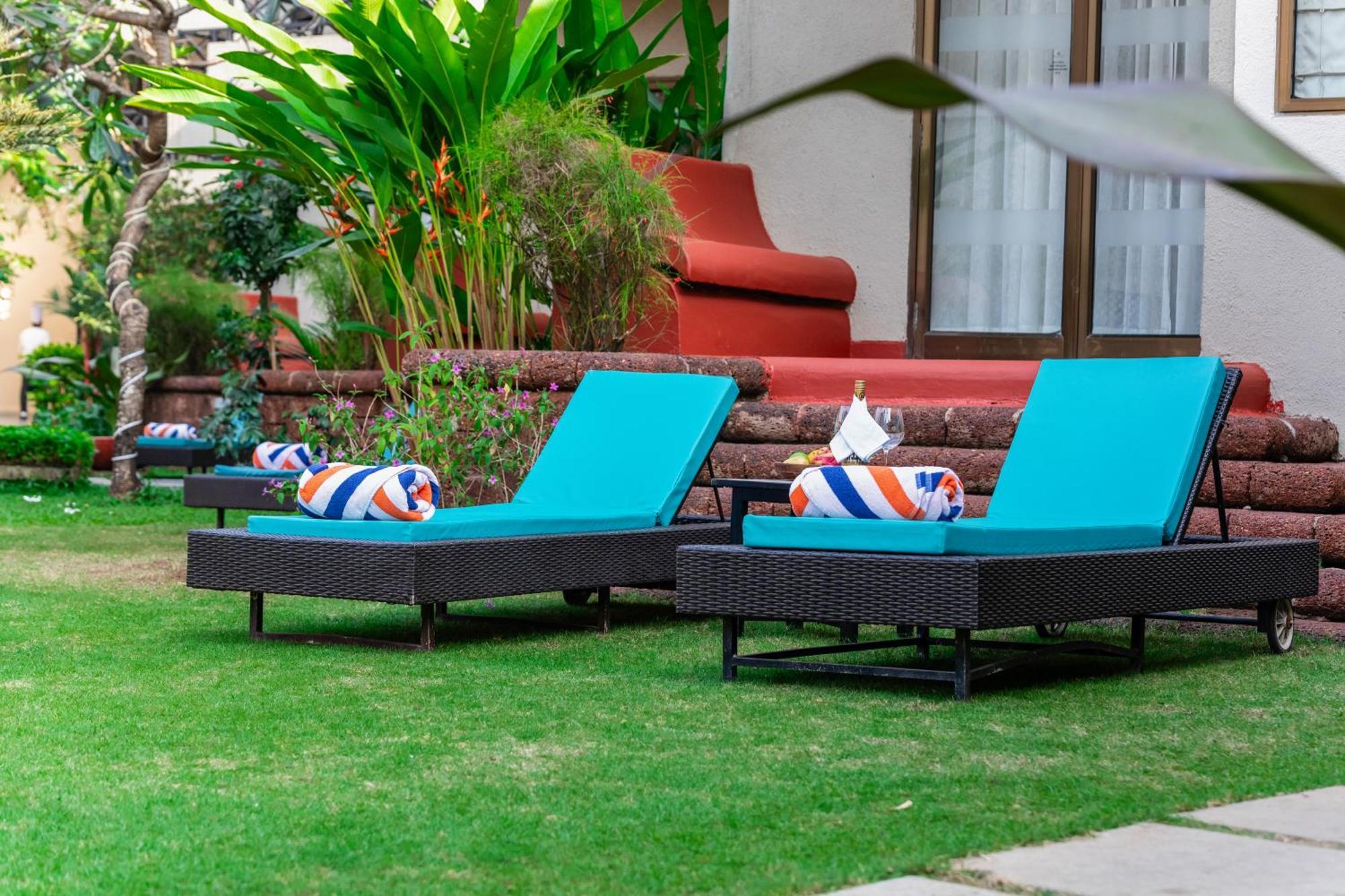 Whispering Palms Beach Resort Candolim Eksteriør bilde
