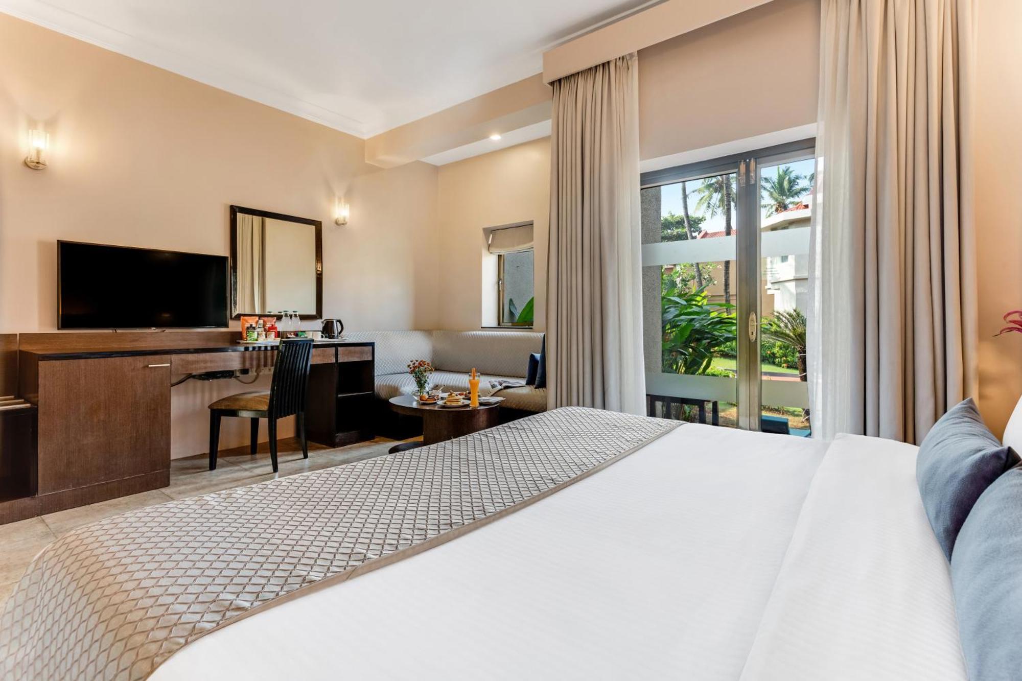 Whispering Palms Beach Resort Candolim Eksteriør bilde