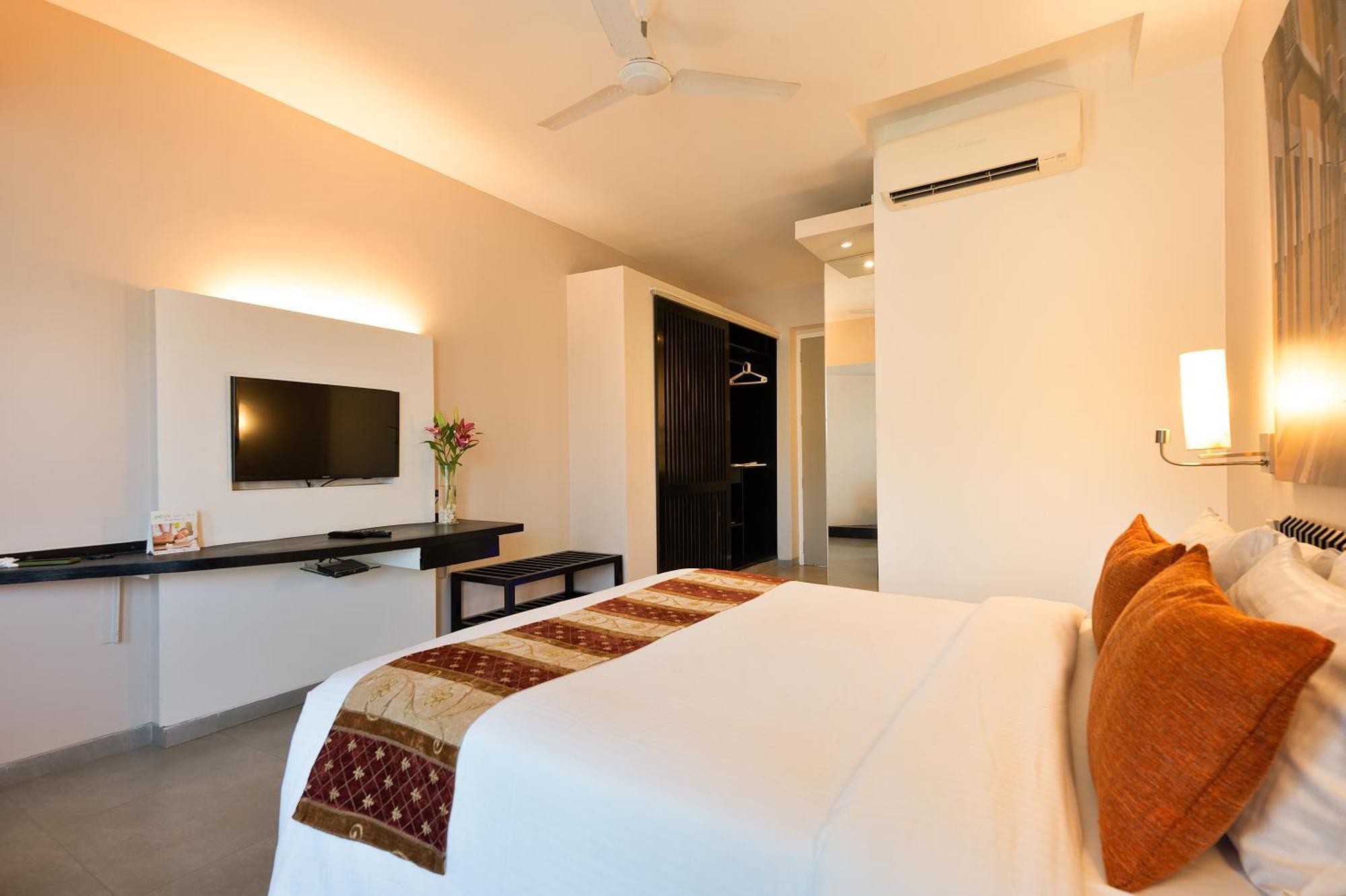 Whispering Palms Beach Resort Candolim Eksteriør bilde