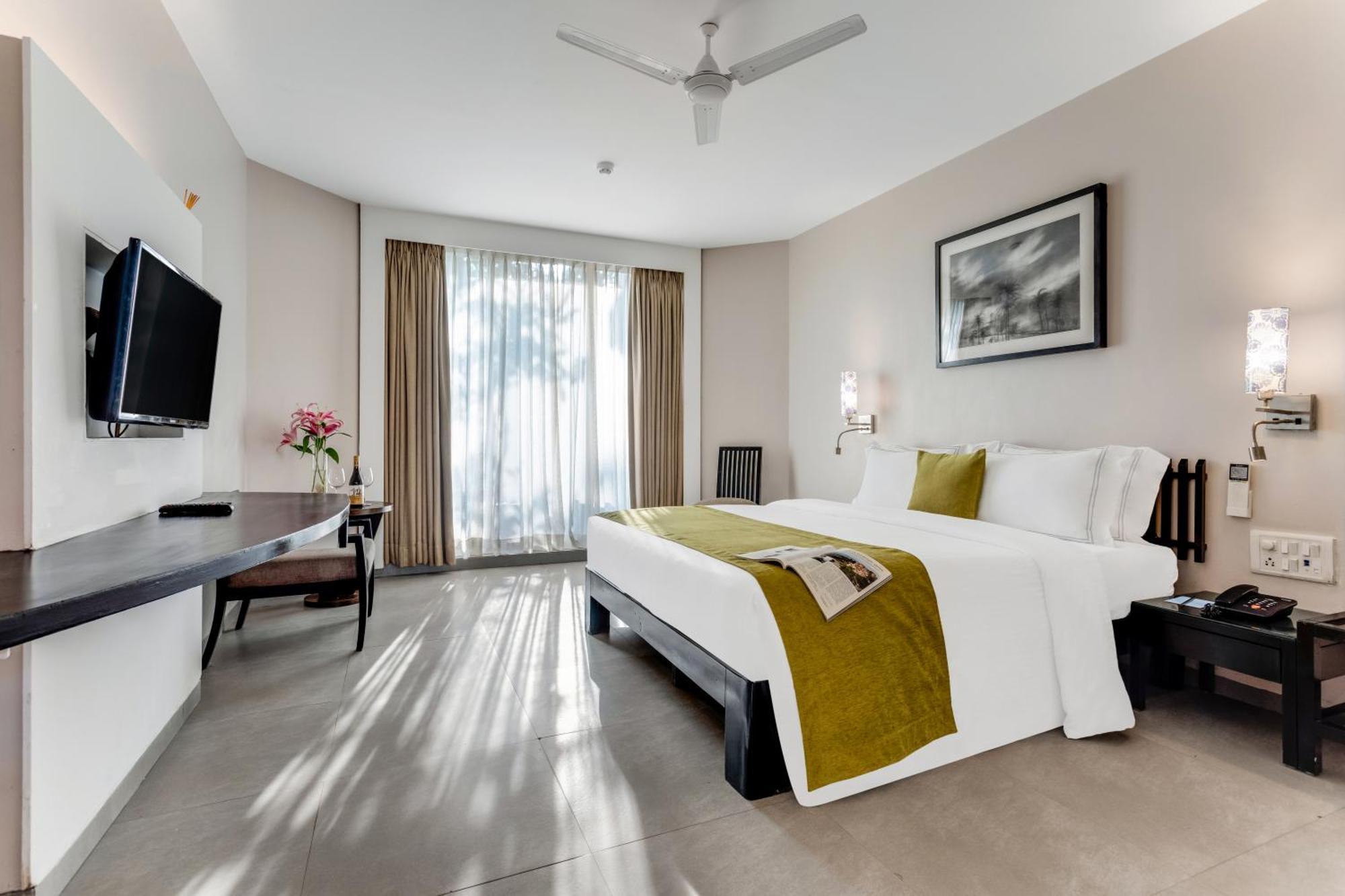 Whispering Palms Beach Resort Candolim Eksteriør bilde
