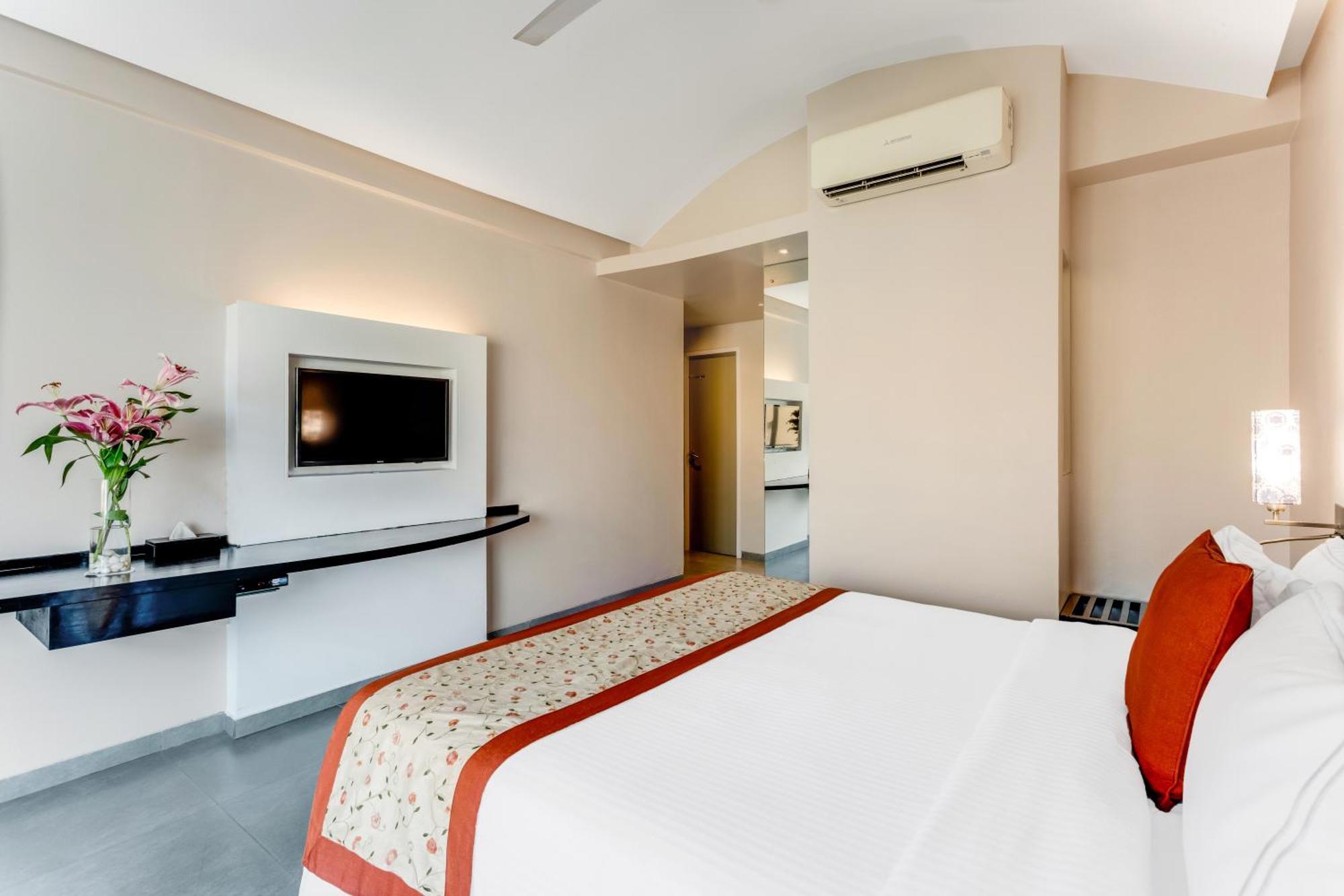 Whispering Palms Beach Resort Candolim Eksteriør bilde