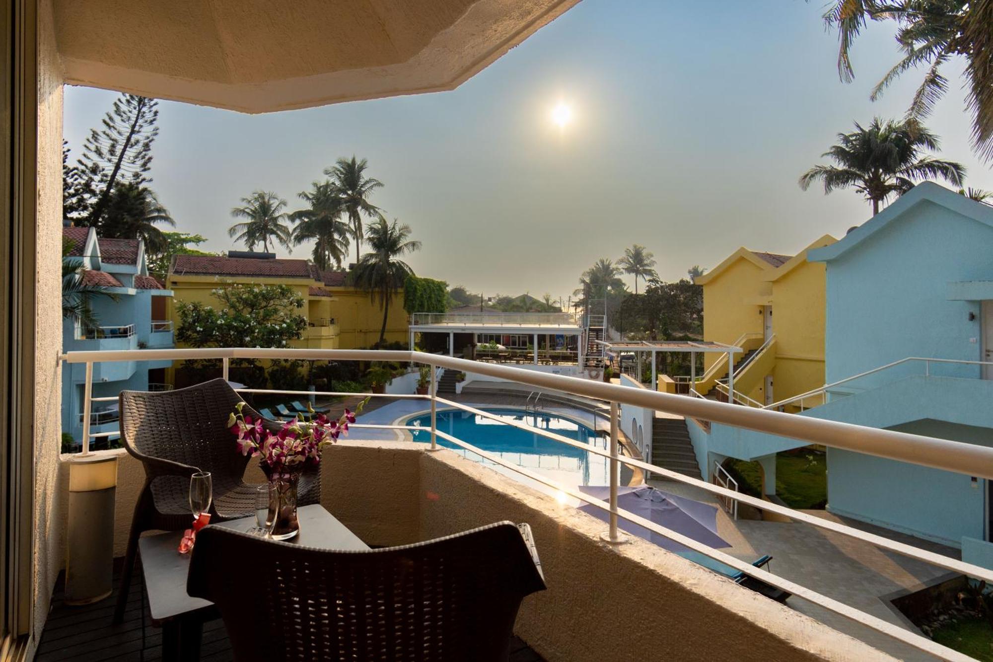 Whispering Palms Beach Resort Candolim Eksteriør bilde